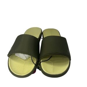 NWT All in Motion Green Slides 5